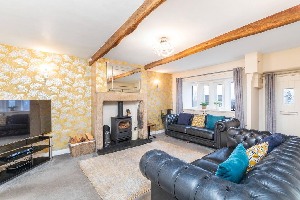 Property photo 2 of 29 2 Crowther Fold_14.Jpg