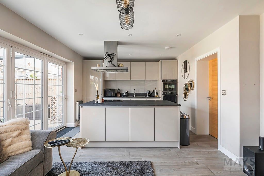 Property photo 3 of 33