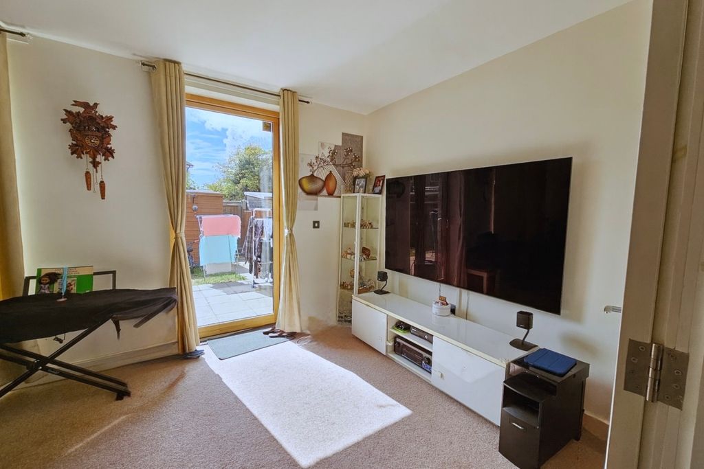 Property photo 3 of 19