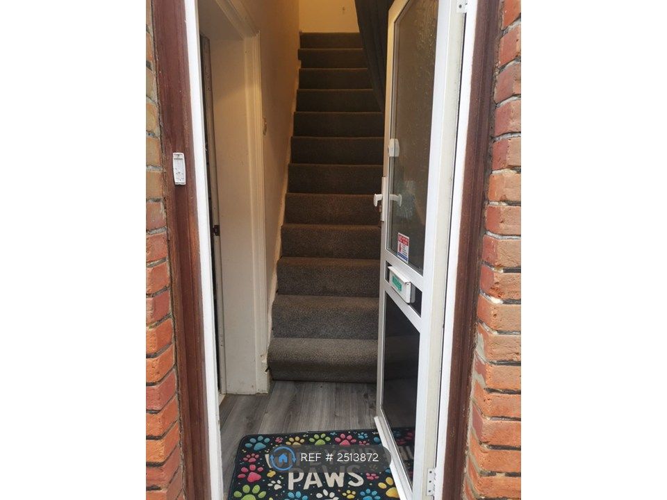 Property photo 3 of 9 Entrance