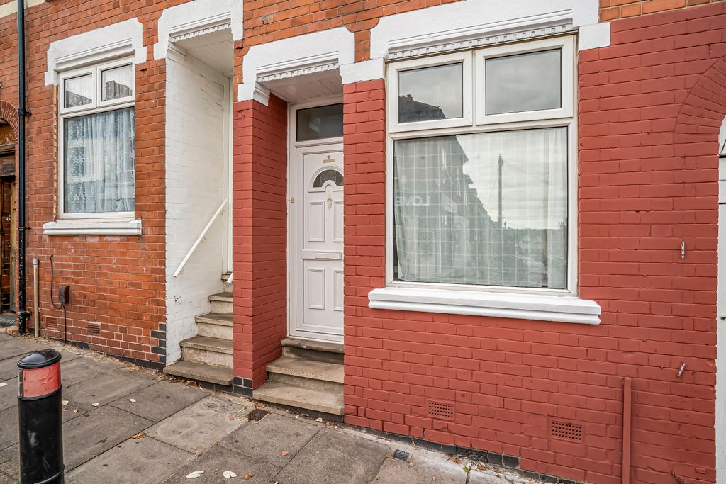 Property photo 2 of 15