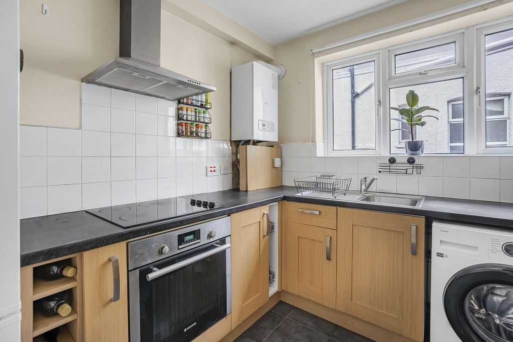 Property photo 3 of 16 Kitchen