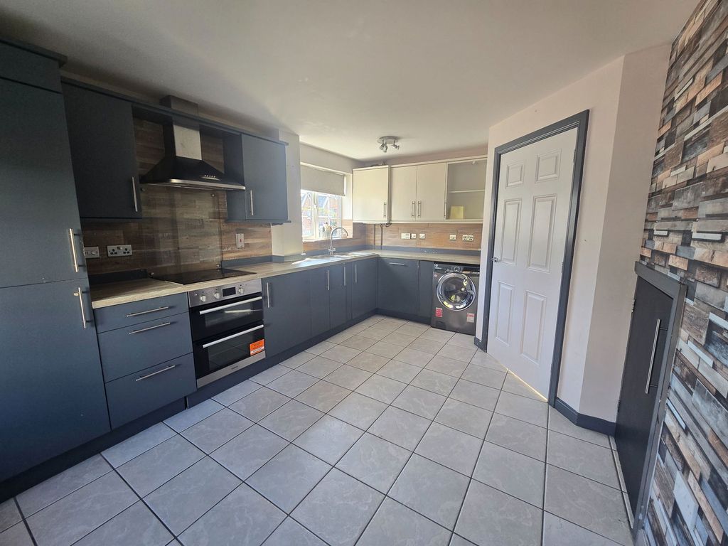 Property photo 1 of 28