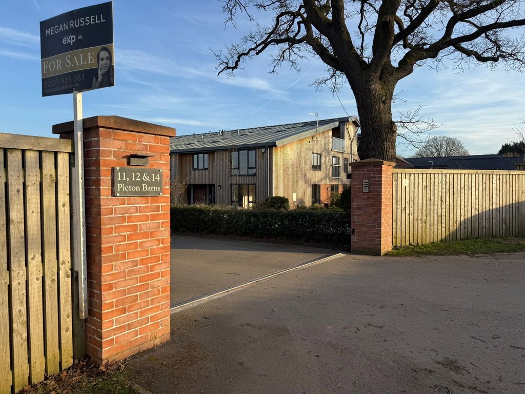 Property photo 1 of 32