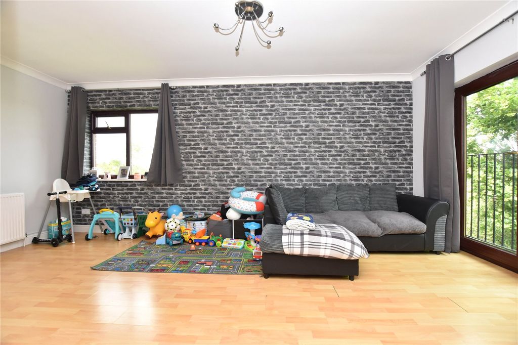 Property photo 3 of 12 Picture No. 04