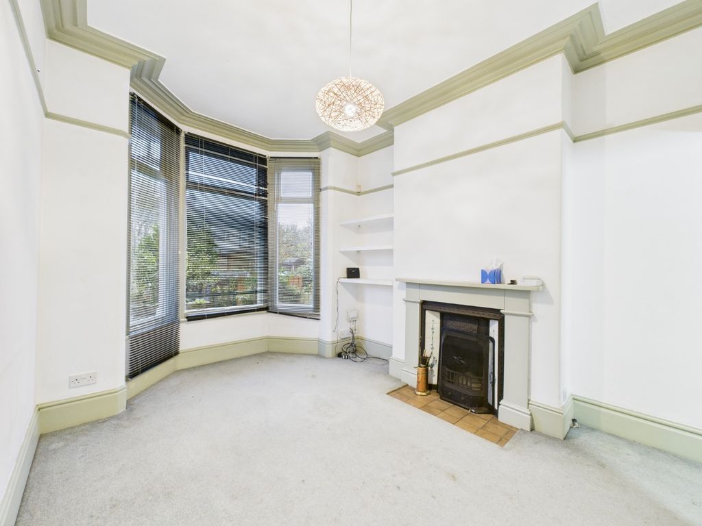 Property photo 2 of 11 4561504