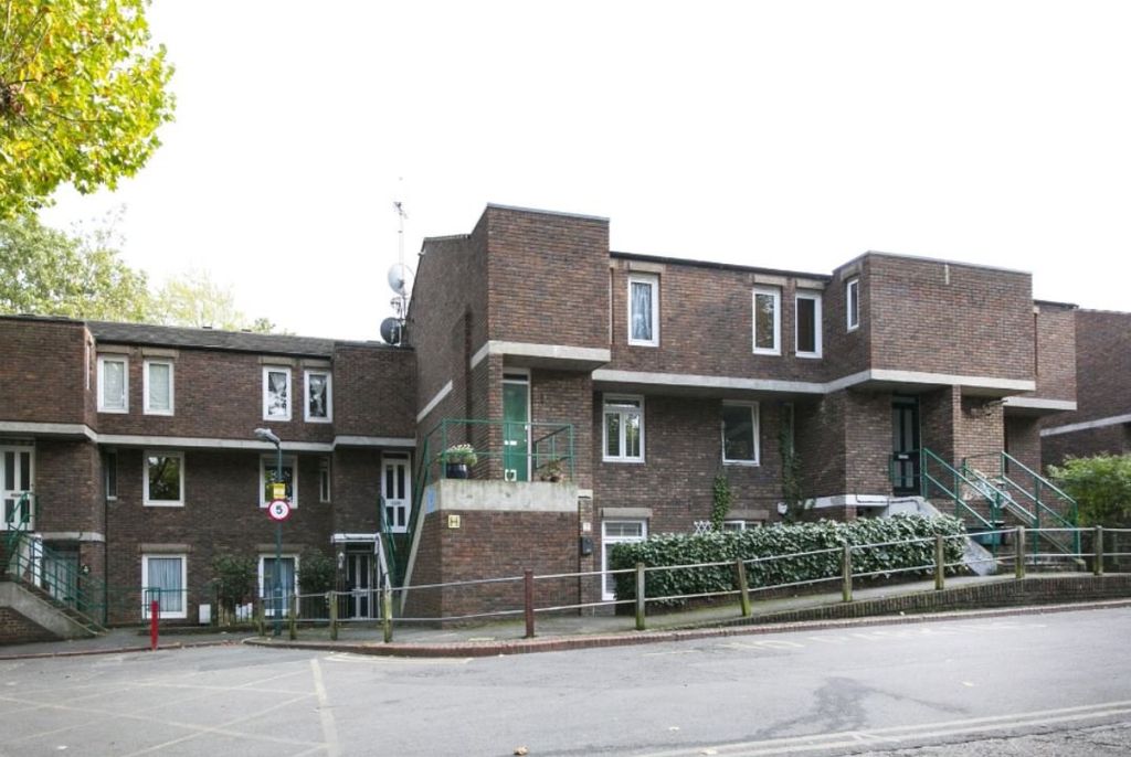 Property photo 1 of 2