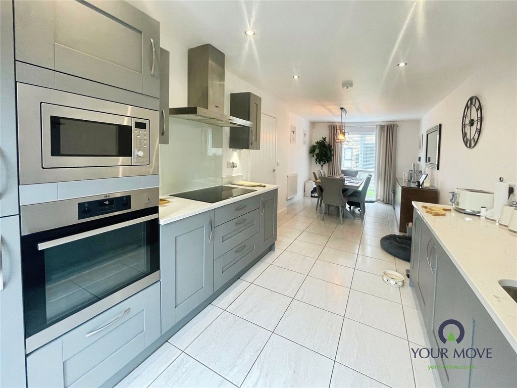 Property photo 3 of 15 Picture No. 02