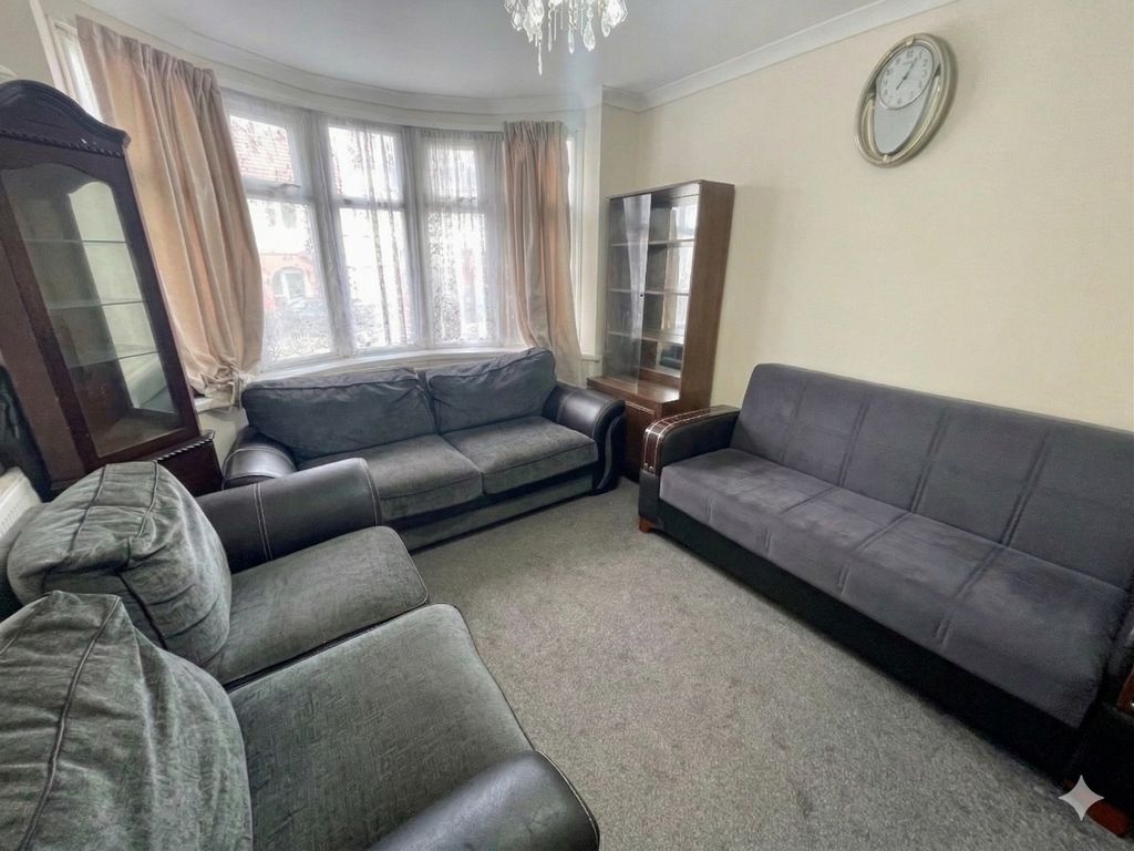 Property photo 3 of 15 4769622