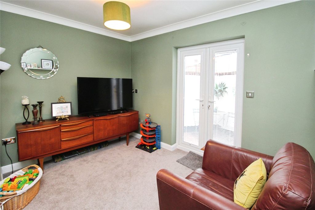 Property photo 3 of 15 Picture No. 13