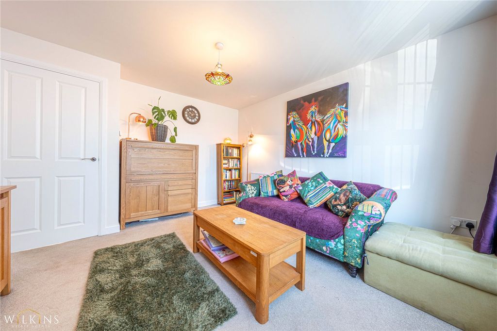 Property photo 2 of 28 Picture No. 33