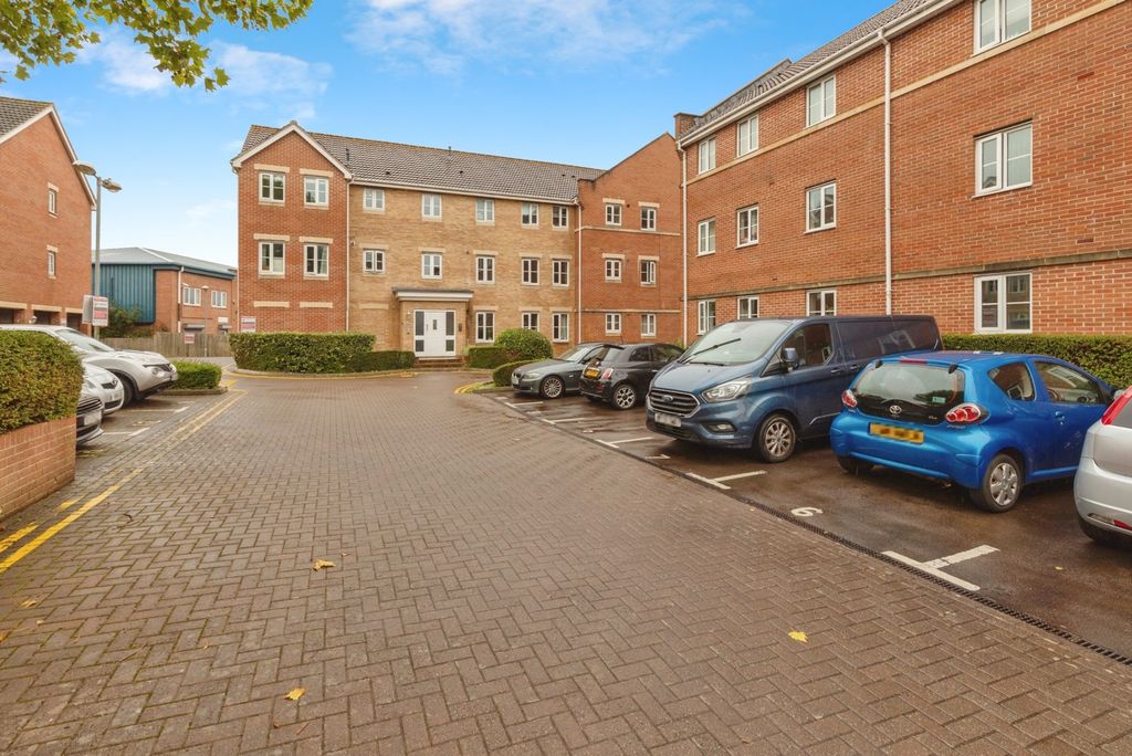 Property photo 2 of 17 Photo