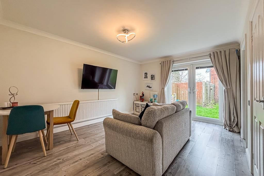 Property photo 2 of 11 Lounge