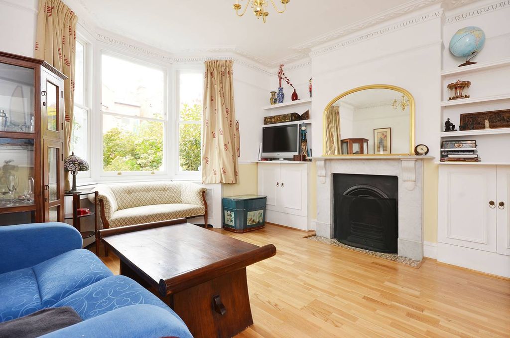 Property photo 1 of 11