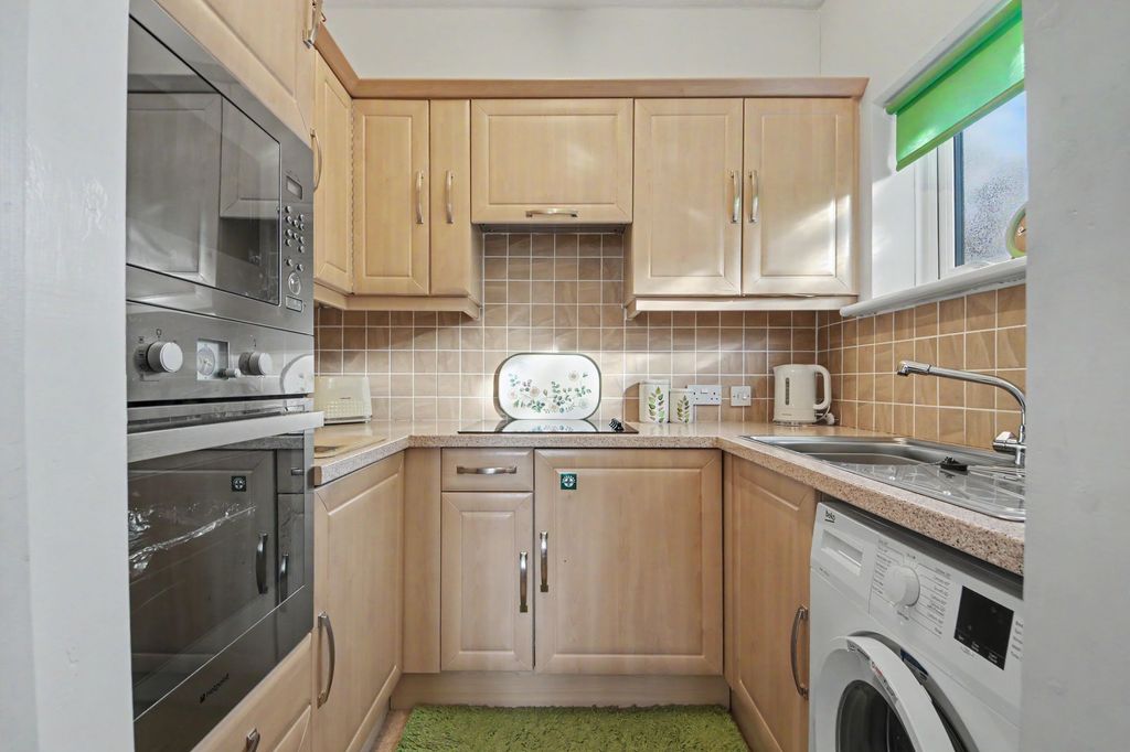 Property photo 3 of 8