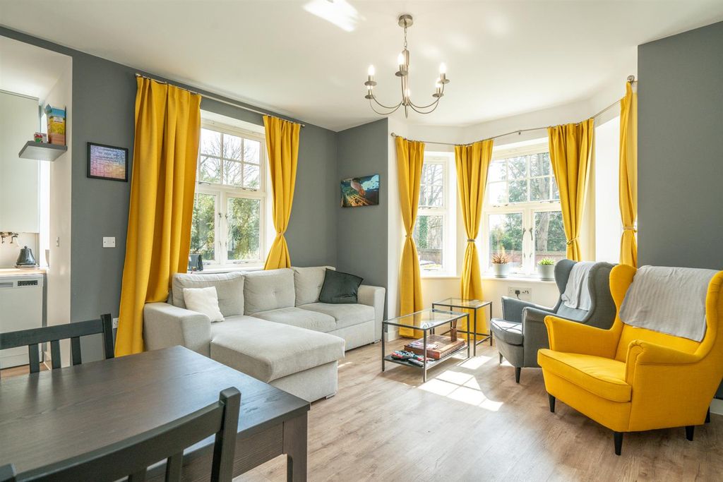 Property photo 3 of 14 Lounge/Dining Room