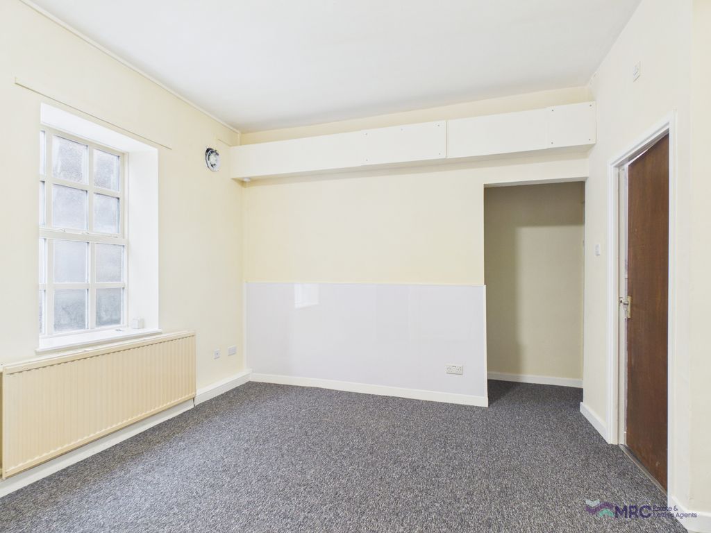 Property photo 3 of 8 Gallery