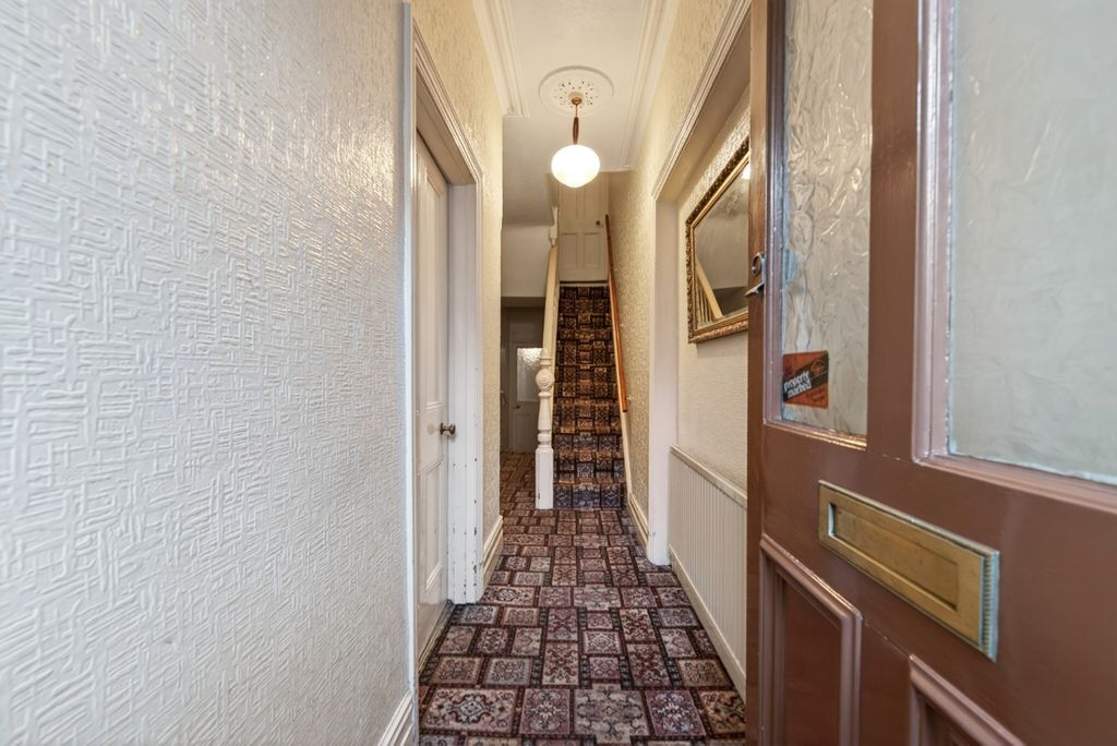 Property photo 3 of 28 4797546