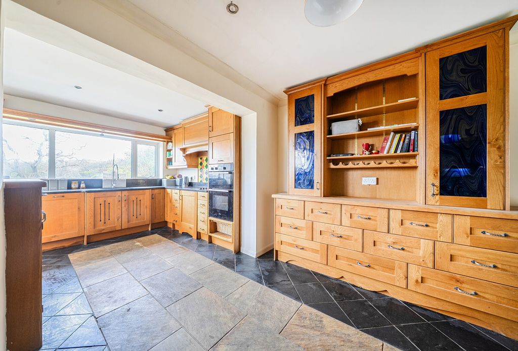 Property photo 2 of 18 1445996-11-69E245...