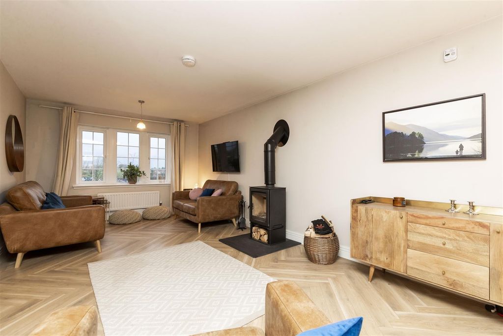 Property photo 3 of 32 6_Hill_View_Woodilee_Village_021.Jpg