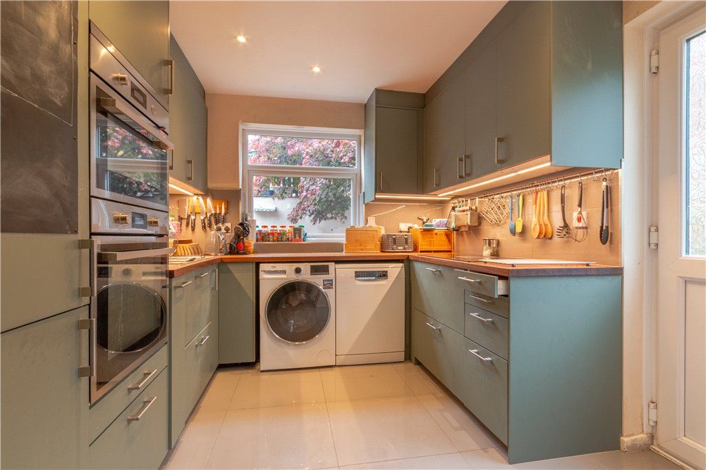 Property photo 3 of 20 Kitchen