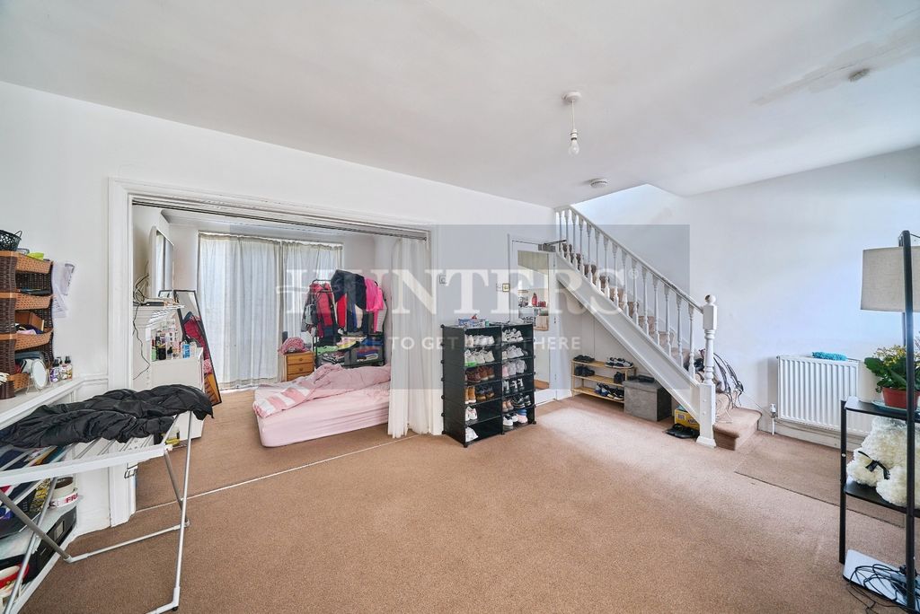 Property photo 3 of 10 Pbox-Img.Jpg