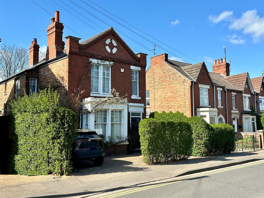 Property photo 1 of 28