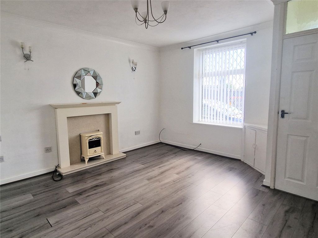 Property photo 3 of 9