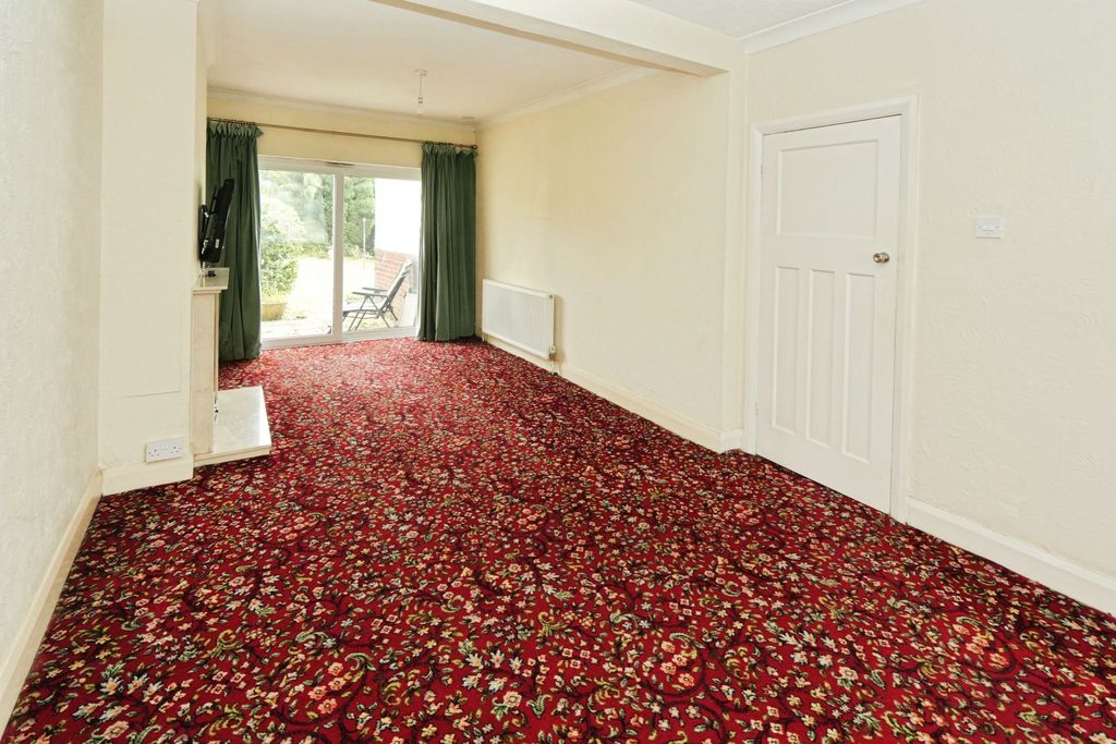 Property photo 2 of 19 Lounge/Dining Room