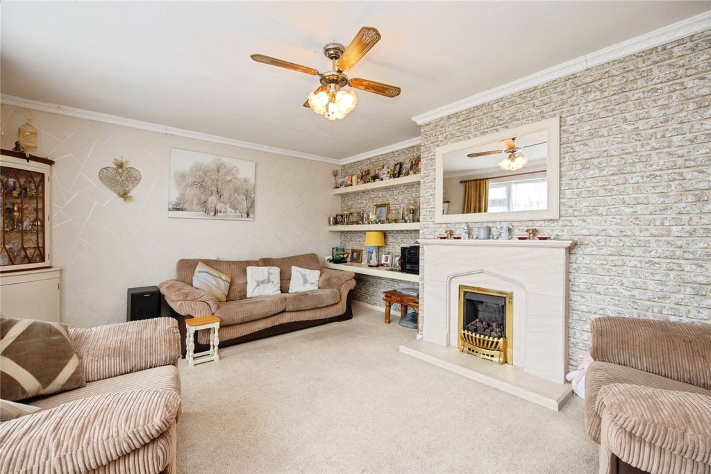 Property photo 3 of 18 Picture No. 01