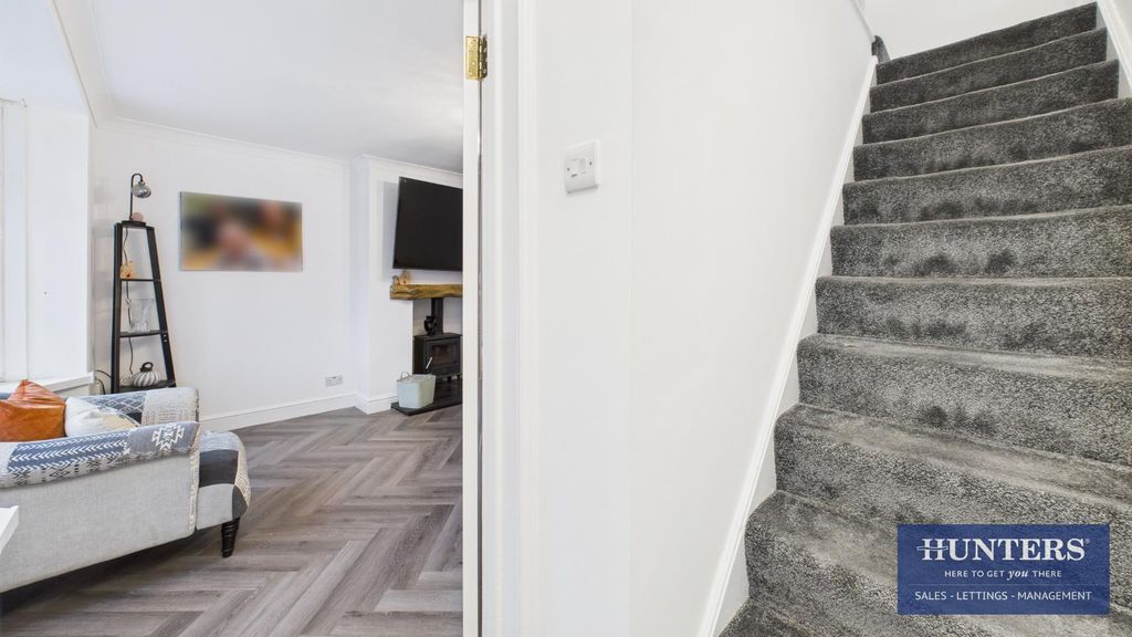 Property photo 2 of 20 Hallway