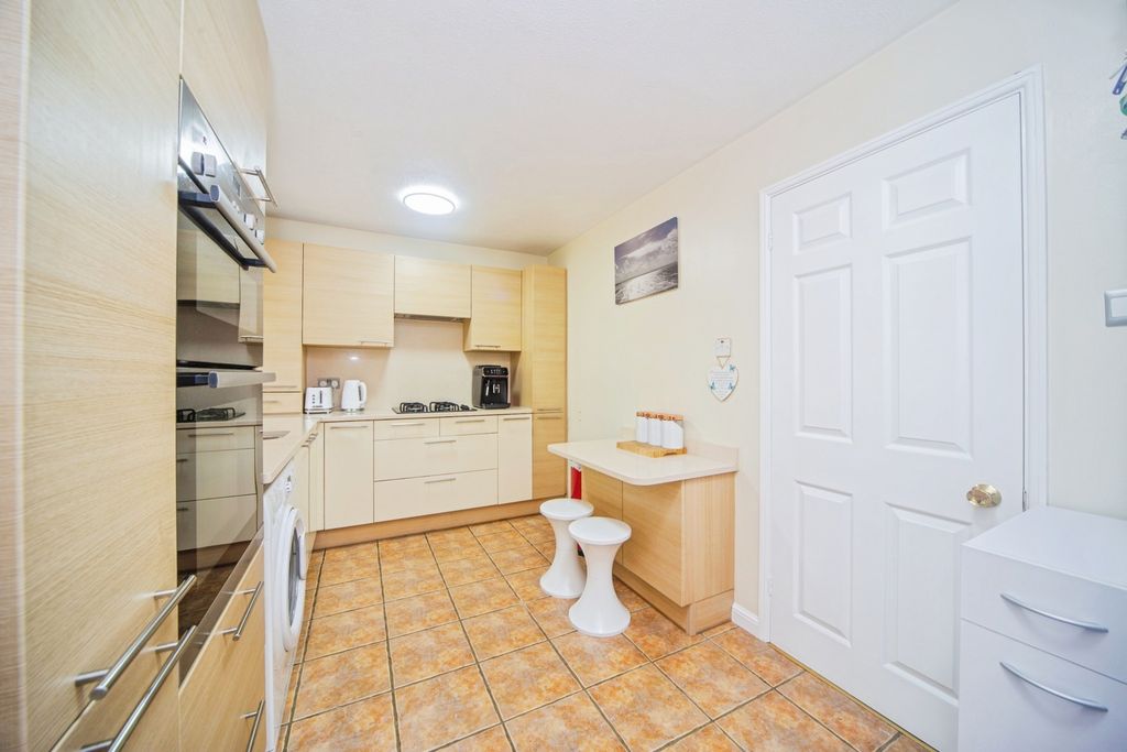 Property photo 3 of 23 Pbox-Img.Jpg