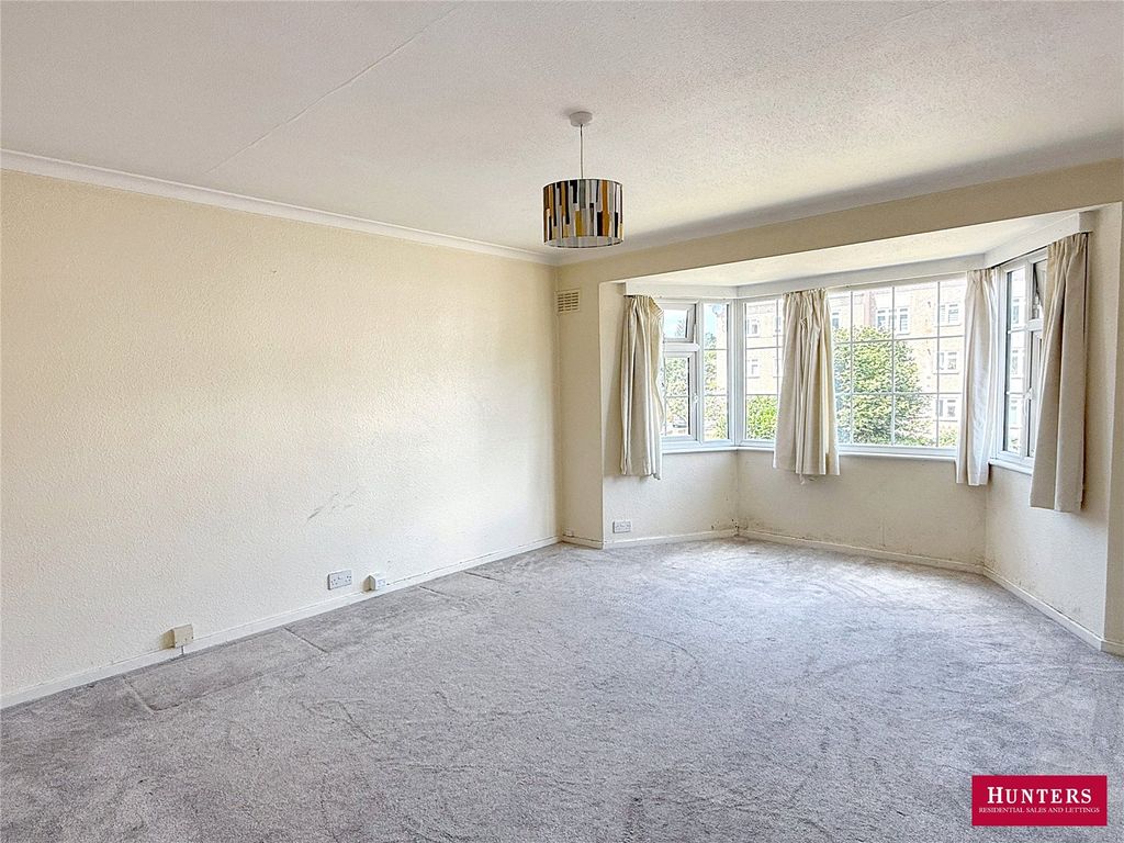 Property photo 2 of 11 Picture No. 35