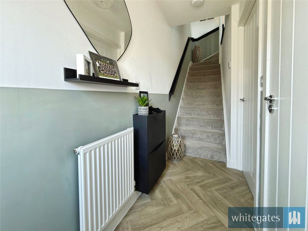 Property photo 2 of 15 Picture No. 11