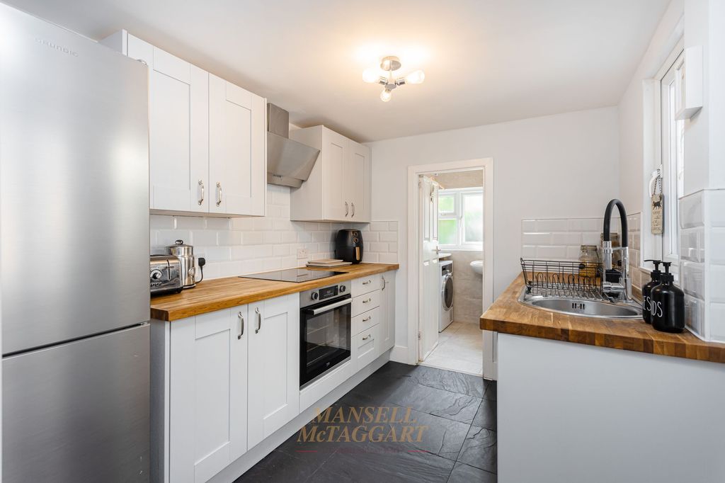 Property photo 2 of 29