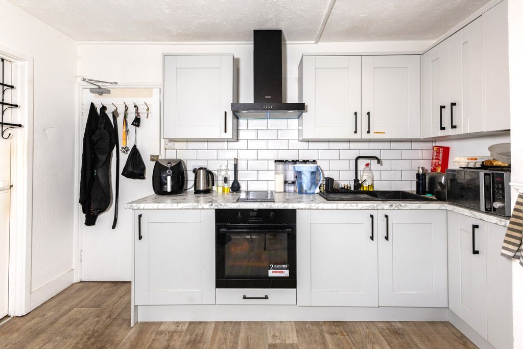 Property photo 2 of 7 2.9R3A8349