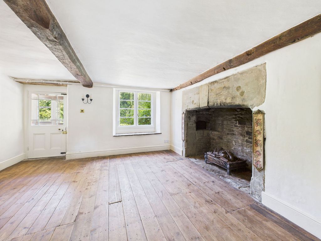 Property photo 3 of 32