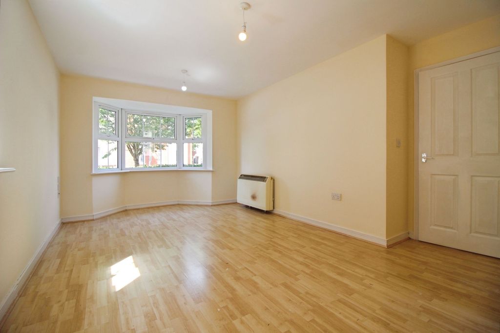 Property photo 3 of 11
