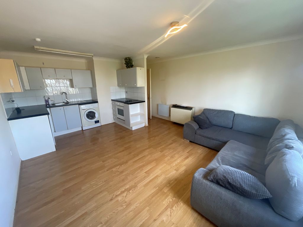 Property photo 2 of 6 Lounge Kitchen