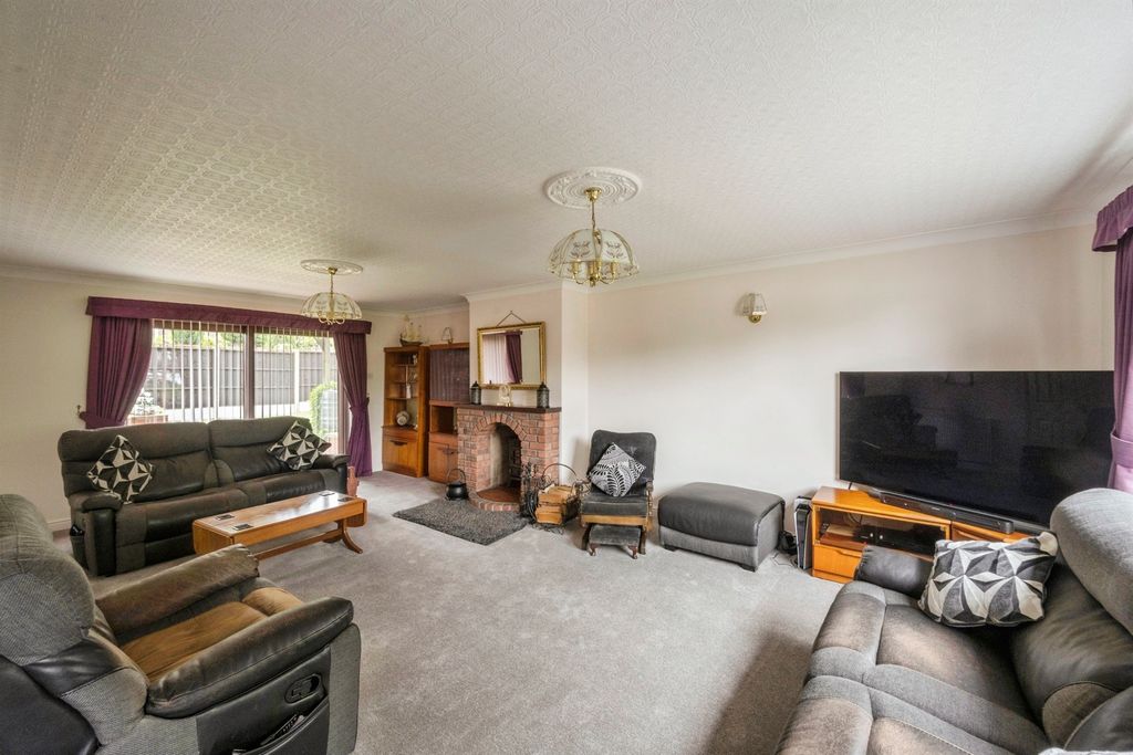 Property photo 2 of 19