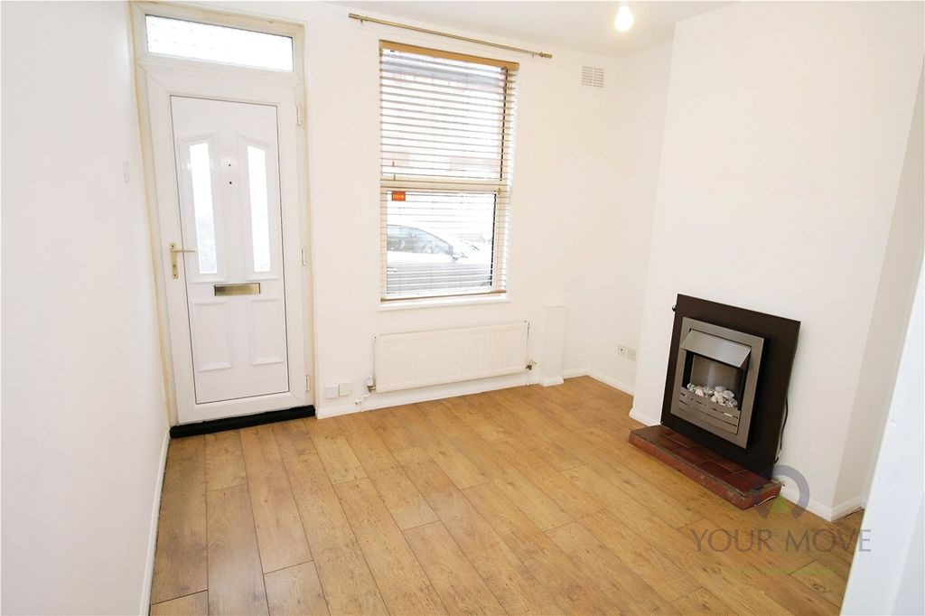 Property photo 2 of 14 Lounge