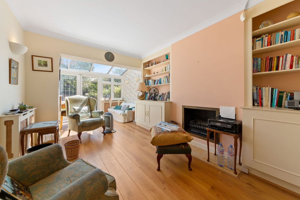 Property photo 3 of 10