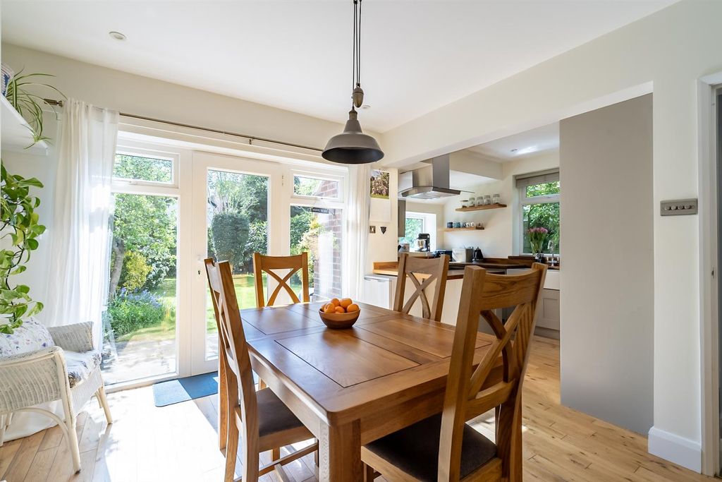 Property photo 3 of 18 Dining Area