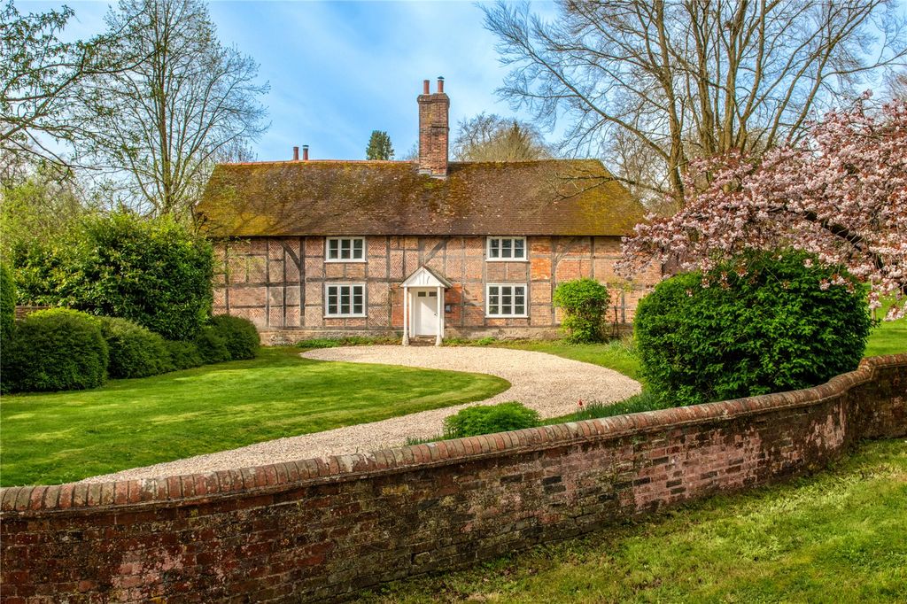 Property photo 1 of 46 House. Partnership