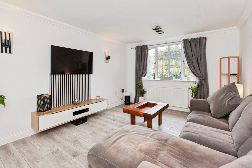 Property photo 3 of 26 Living Room