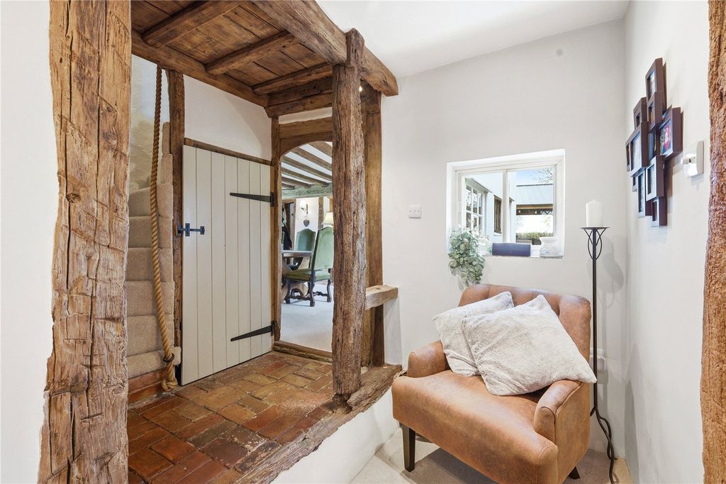 Property photo 3 of 23 Hall