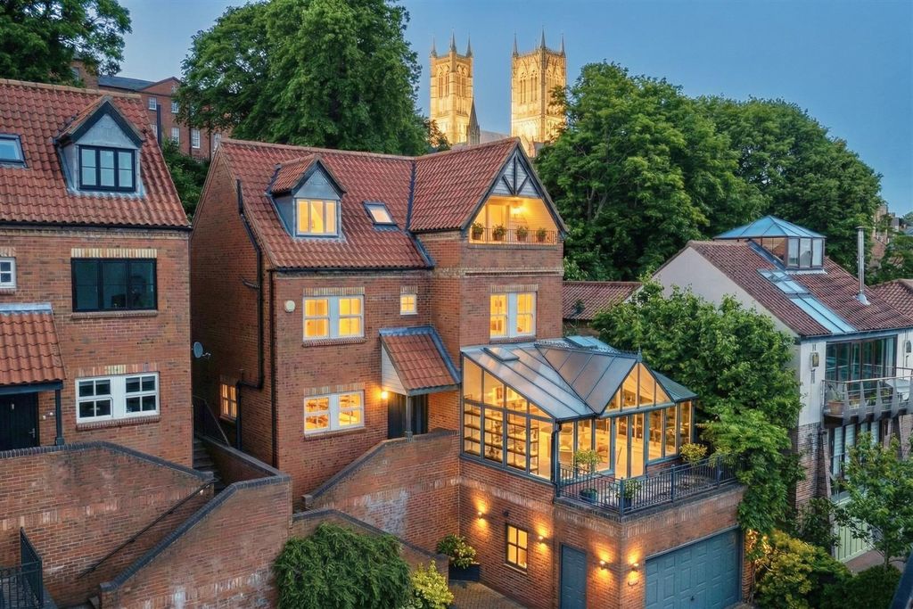 Property photo 1 of 22 Image-3x2-2528x1696 - 2026-03-28T174553.361.Jpeg