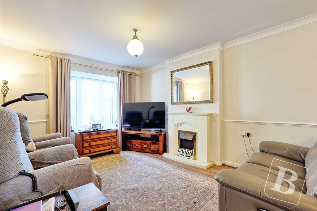 Property photo 2 of 16 Lounge