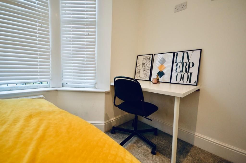 Property photo 3 of 15 Bright And Inviting Double Bedroom Featuring A Coz...
