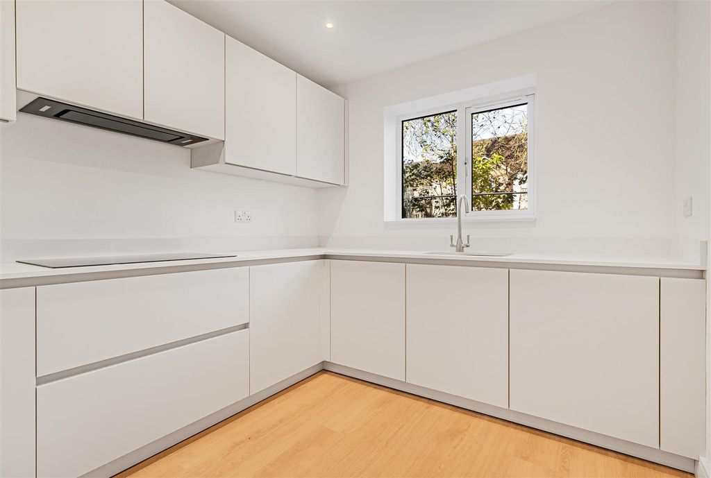 Property photo 2 of 24 18_67910.Jpg